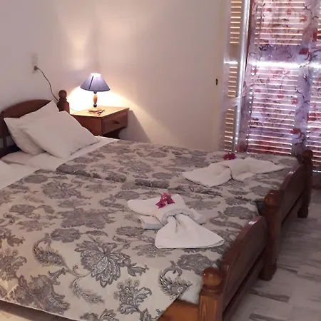 Nychterida Hotel Marathiás